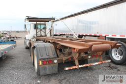 2000 Mack RD6 roll-off truck