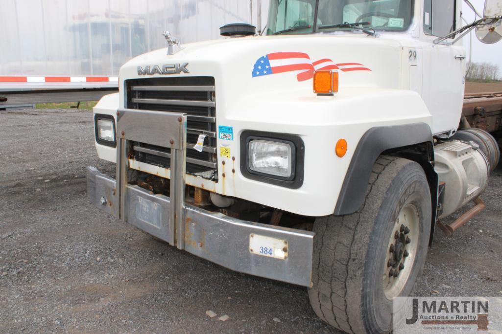 2000 Mack RD6 roll-off truck