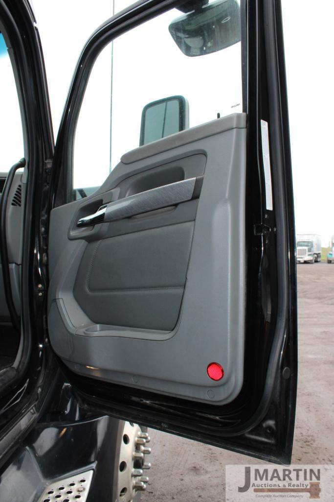 2019 Kenworth T680 semi