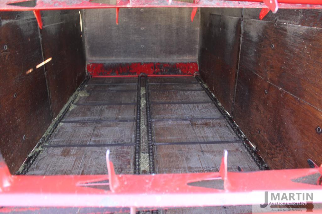 NH 16' silage wagon