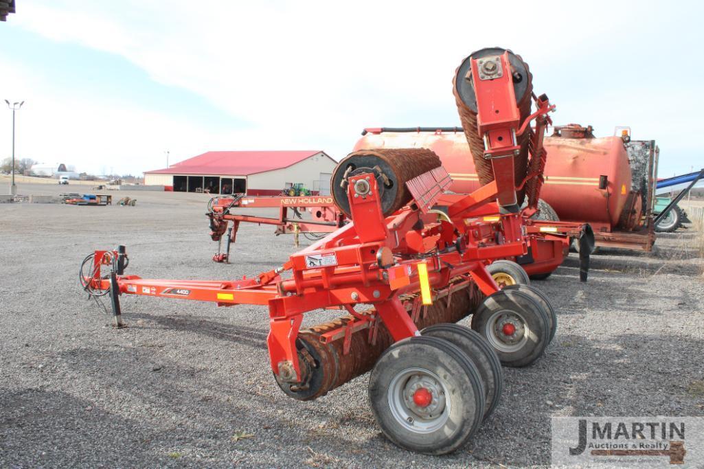 Krause 4400 34' X-fold packer