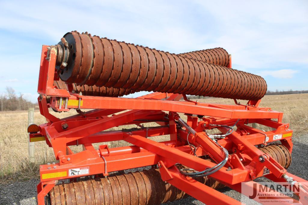 Krause 4400 34' X-fold packer