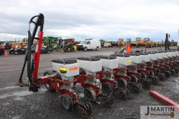 Agco 8722 12 row corn planter