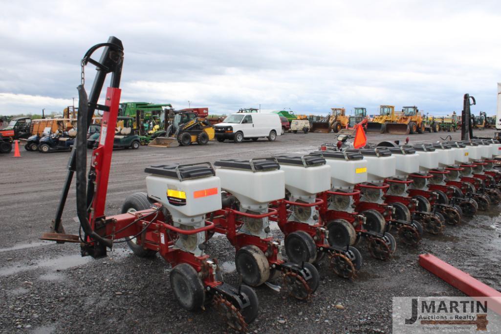 Agco 8722 12 row corn planter