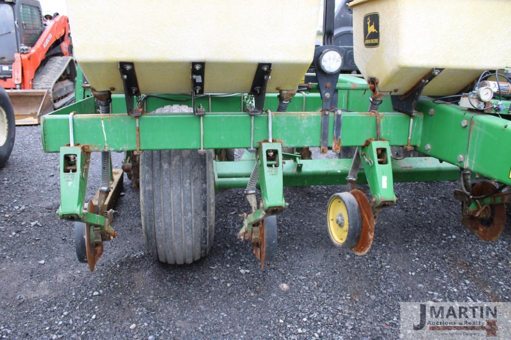 JD 1780 6 row planter