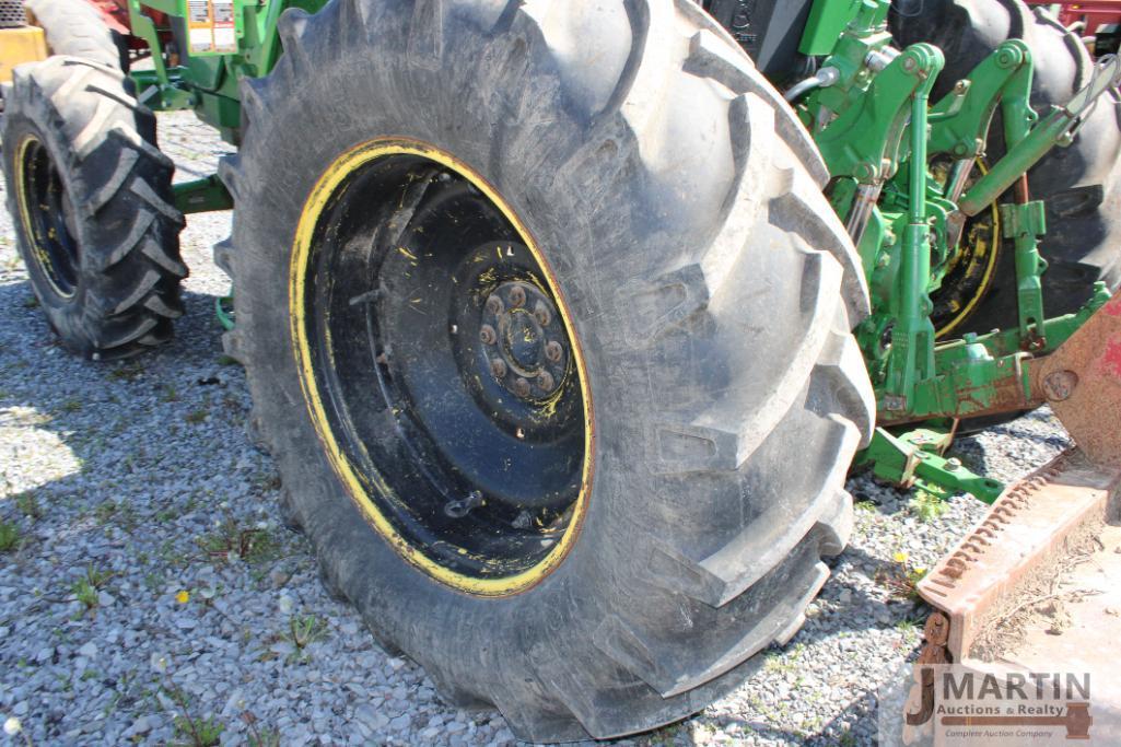2015 JD 6105D tractor w/ loader