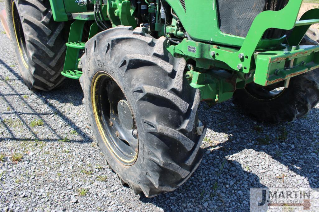 2015 JD 6105D tractor w/ loader