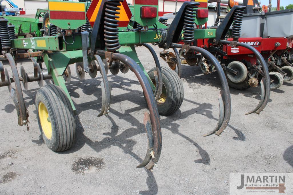 JD 714 7 shank disc