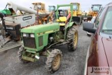 JD 850 tractor