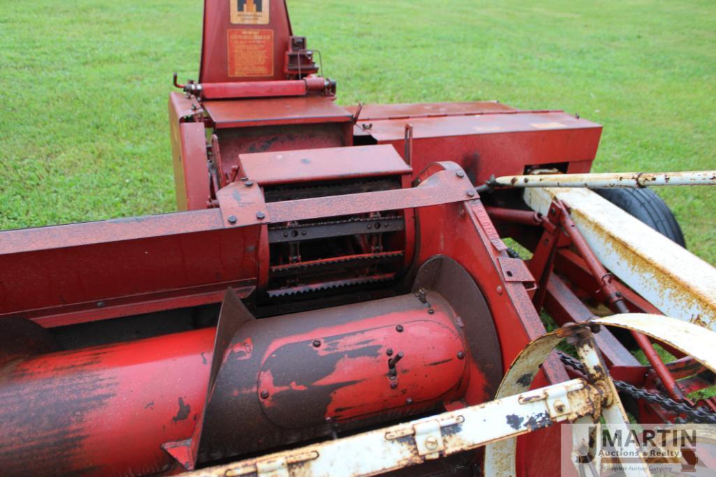 IH 350FH harvester