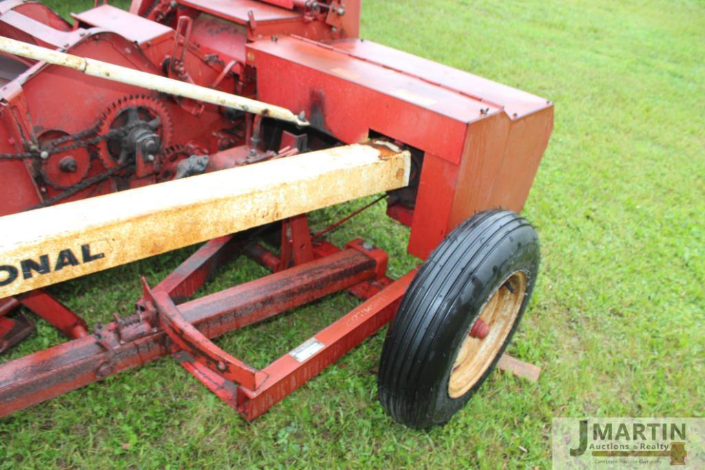 IH 350FH harvester