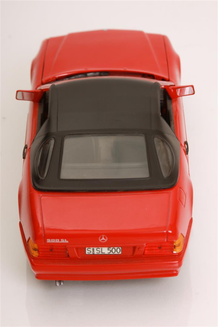 1/18 Scale 1990 MBZ 500SL - by Revel