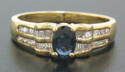 18k Yellow Gold .94 ctw Solitaire Oval Sapphire w/ Baguette & Round Diamond Ring