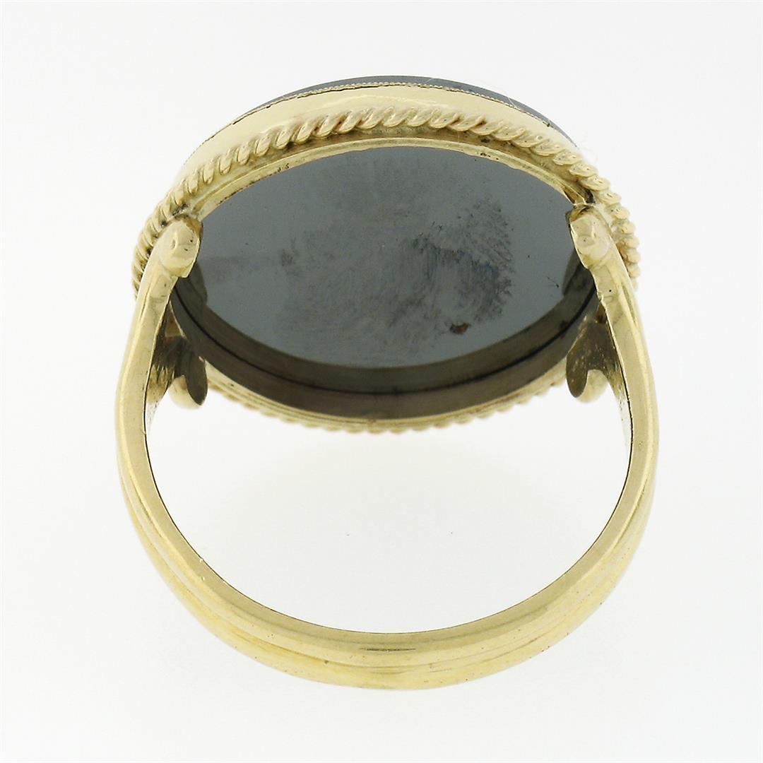 Vintage 14K Gold Round Bezel Carved Hematite Intaglio Knight Twisted Wire Ring