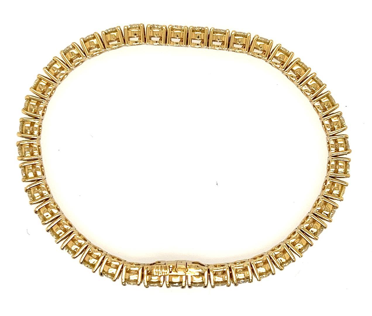 10.89 ctw Diamond Tennis Bracelet - 14KT Yellow Gold