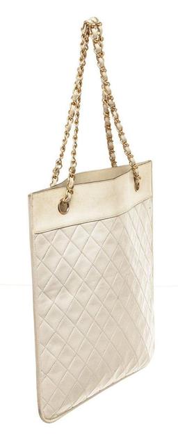 Chanel White Vintage CC Flat Chain Shoulder Bag