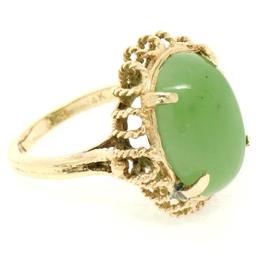 Vintage 14k Yellow Gold Translucent Cabochon Green Jade Twisted Wire Ring Sz 5.5