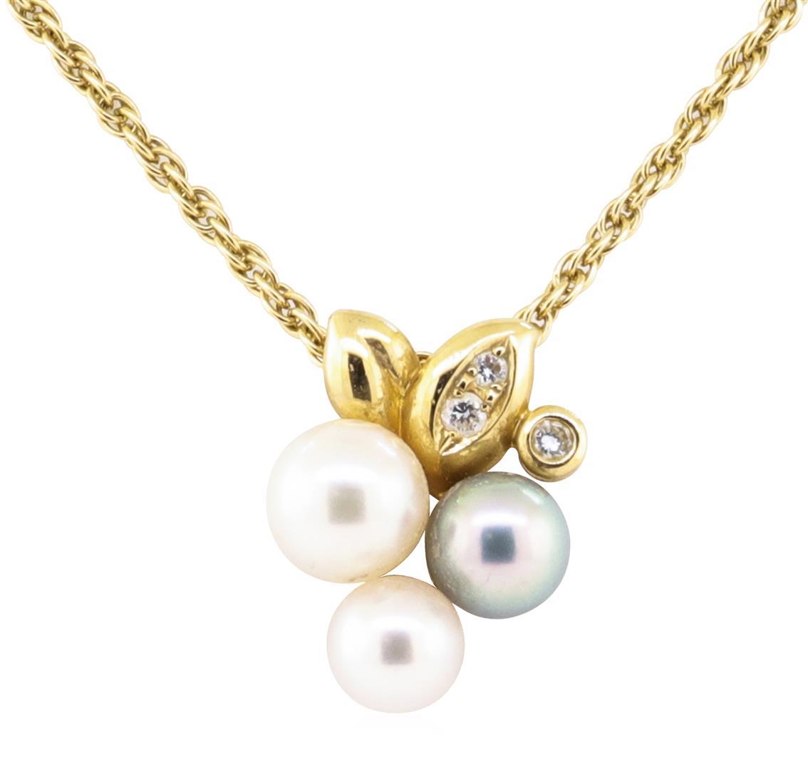 0.08 ctw Diamond and Pearl Pendant with Chain - 18KT Yellow Gold