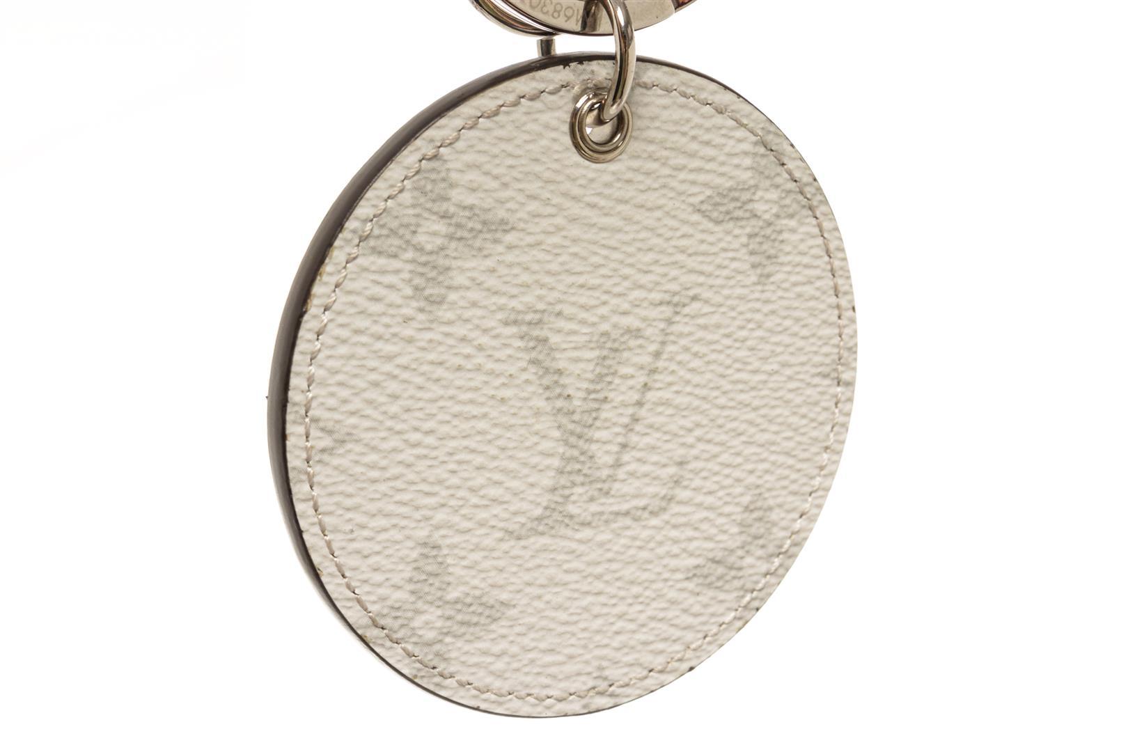 Louis Vuitton Grey Monogram Illustre Keyholder