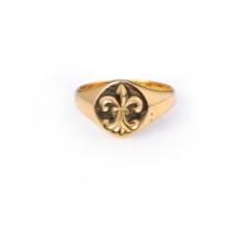 Vintage 18K Yellow Gold Ring with Engraved Fleur de Lis