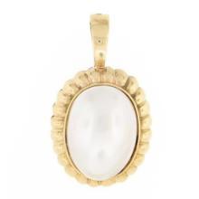 Vintage 14K Gold Oval Bezel Set Mabe Pearl w/ Scalloped Frame Enhancer Pendant