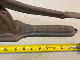Griswold S.C.W.W. CC. Triumph tobacco cutter