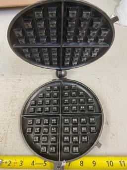 #312-8 Griswold American, waffle iron, no base