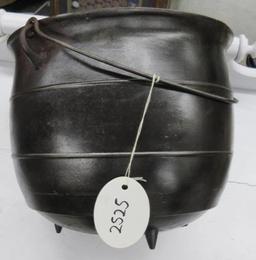Early 10 quart Bean Pot