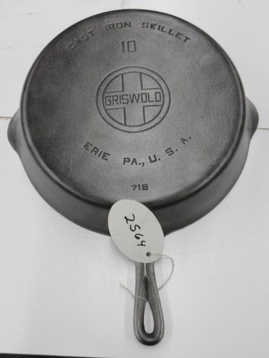 Griswold #10 716 Cast Iron Skillet Large Block logo