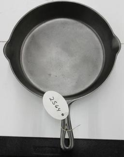 Griswold #10 716 Cast Iron Skillet Large Block logo