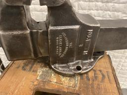 Colombian 4in Bench Vise