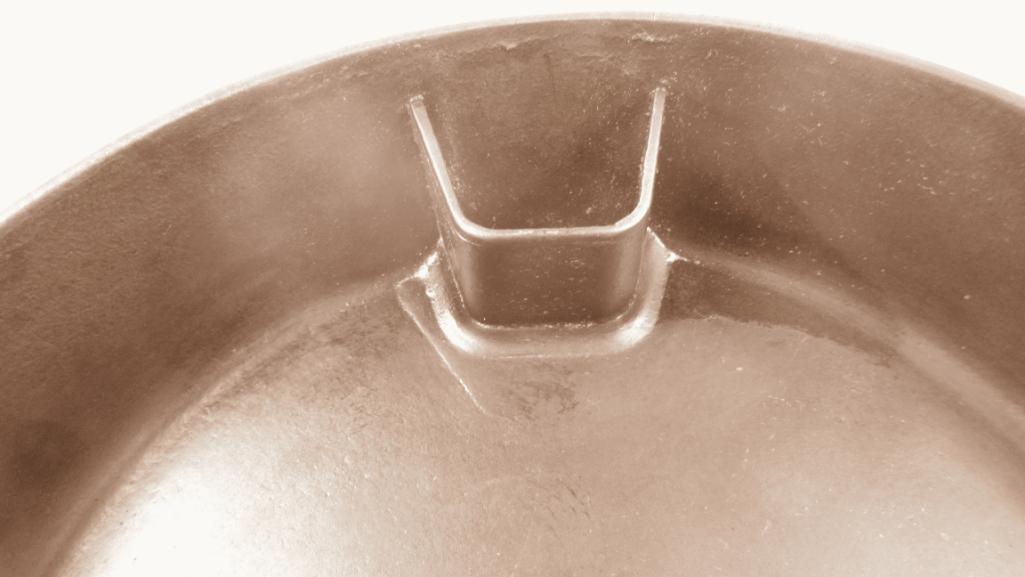 W.E. Beve Ridge #8 Grease less skillet