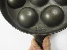Griswold #32 Aebleskiver Pan
