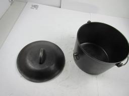 Favorite #7 Ghost mark 8 Flat bottom with lid