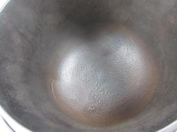 Gate Mark #8 3 leg Kettle...
