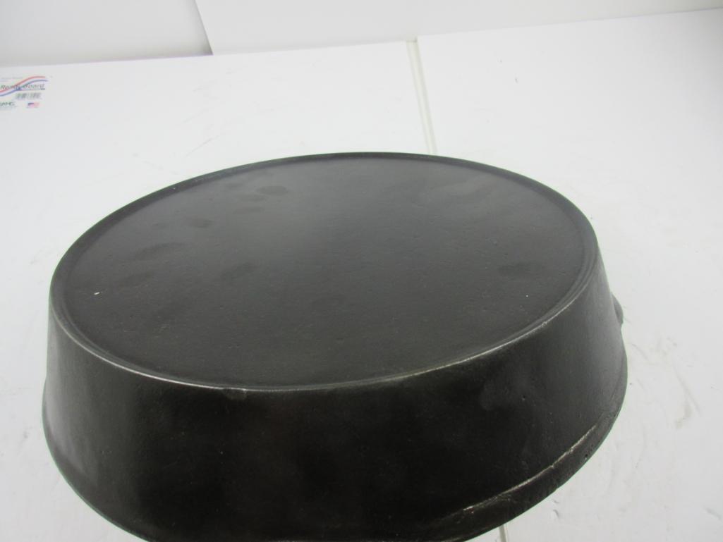 Early unmarked #12 Skillet