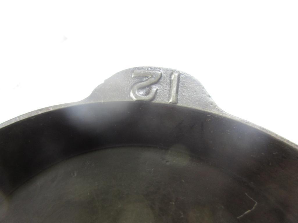 Early unmarked #12 Skillet