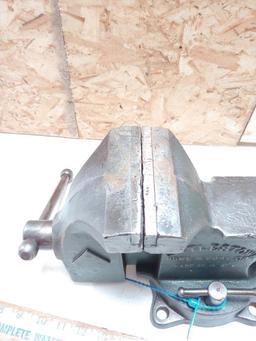 Little stown house #450 4 1/2 bench vise