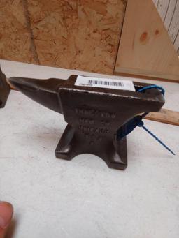 Indestro 6lb mini Anvil