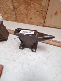 Indestro 6lb mini Anvil
