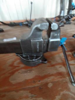 Columbian 4 1/2 Bench Vise