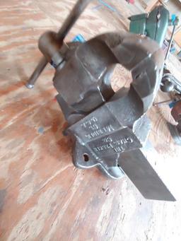 Parker 4" Bench Vise, piece of housing is broken, doesn't appear to affect functionality