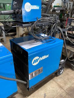 (16868)- Miller Delta fab welder