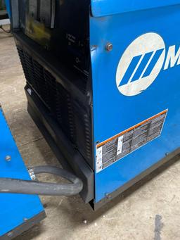 (16868)- Miller Delta fab welder
