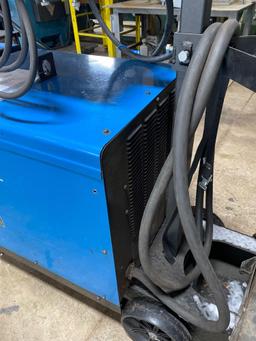 (16868)- Miller Delta fab welder