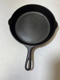 Griswold no. 8 Slant Block Logo cast Iron Skillet w/ heat ring
