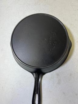 Vollrath Ware no. 6 Cast Iron Skillet with heat ring, sits flat