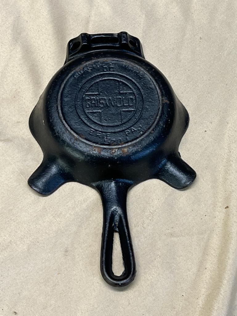 Griswold 00 Cast Iron Ashtray