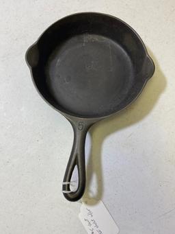 Griswold no. 5 Slant Block Logo cast Iron Skillet w/ heat ring