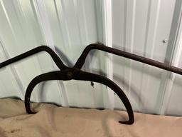 RAILROAD TIE TONGS